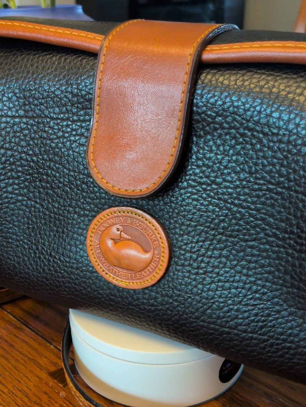 Dooney & Bourke Vintage 1990 Black Pebbled Leather Crossbody - Picture 15 of 15